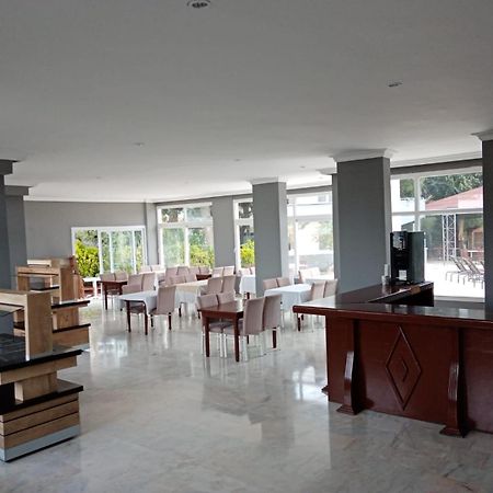 Moonstar Hotel 库萨达斯 外观 照片