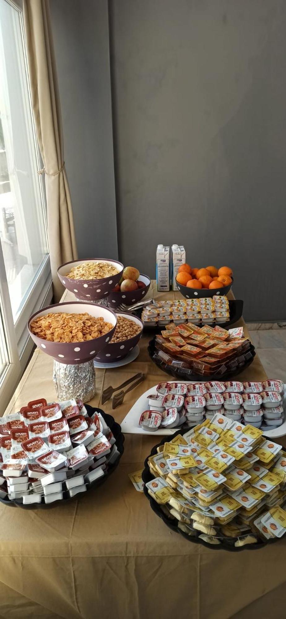 Moonstar Hotel 库萨达斯 外观 照片